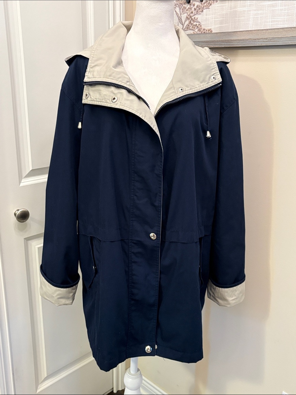 Women’s Hooded Rain Jacket Large